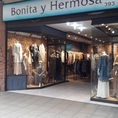 BONITA Y HERMOSA